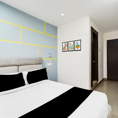 Super Townhouse Madhapur 100 Feet Road Formerly Jkc Grand Hajdarábád Exteriér fotografie
