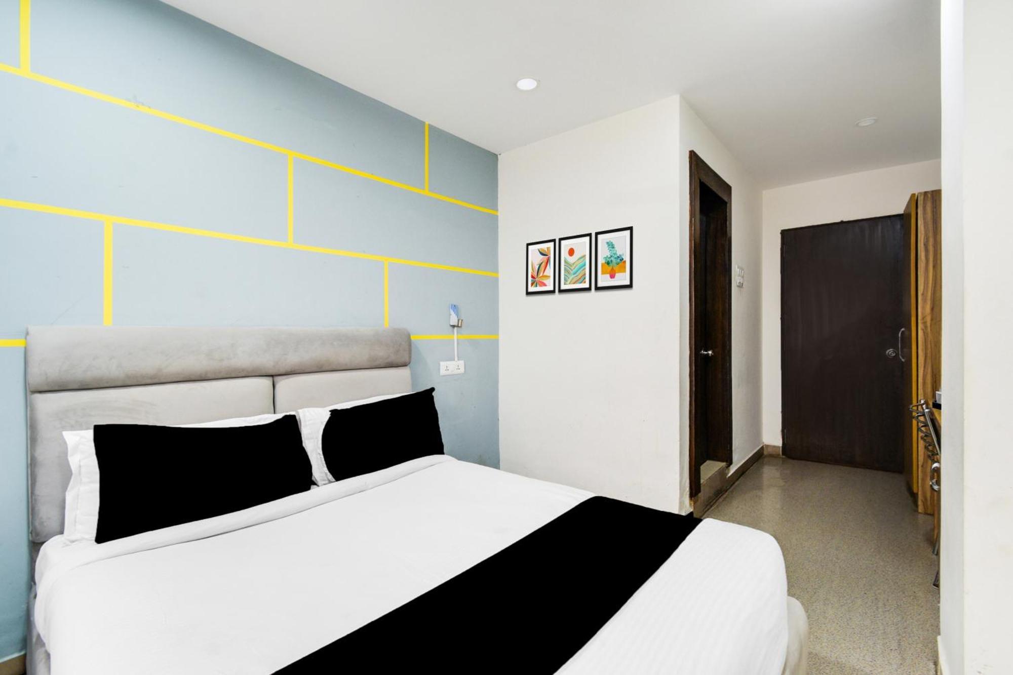 Super Townhouse Madhapur 100 Feet Road Formerly Jkc Grand Hajdarábád Exteriér fotografie